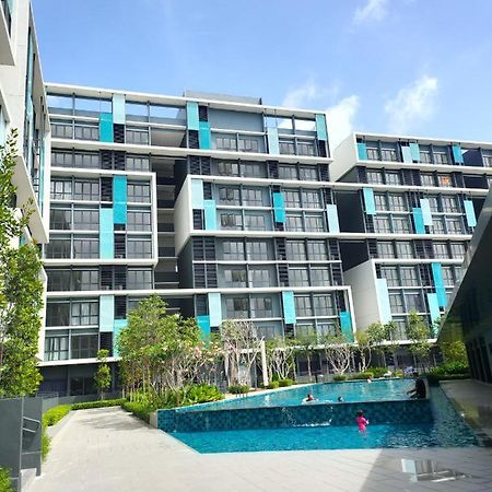 Homestay Klia Core Soho Suites Sepang Exterior photo